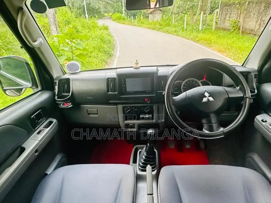 Mitsubishi MiniCab 2015 Van (Used)