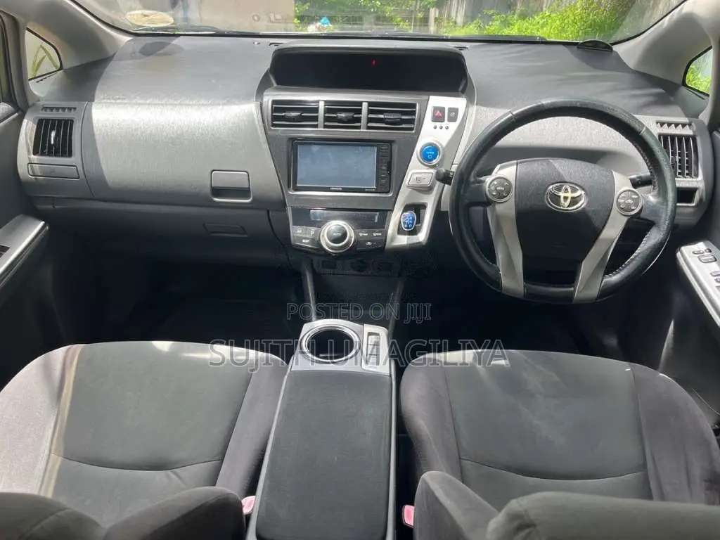 Toyota Prius ALPHA 2013 Car (Used)