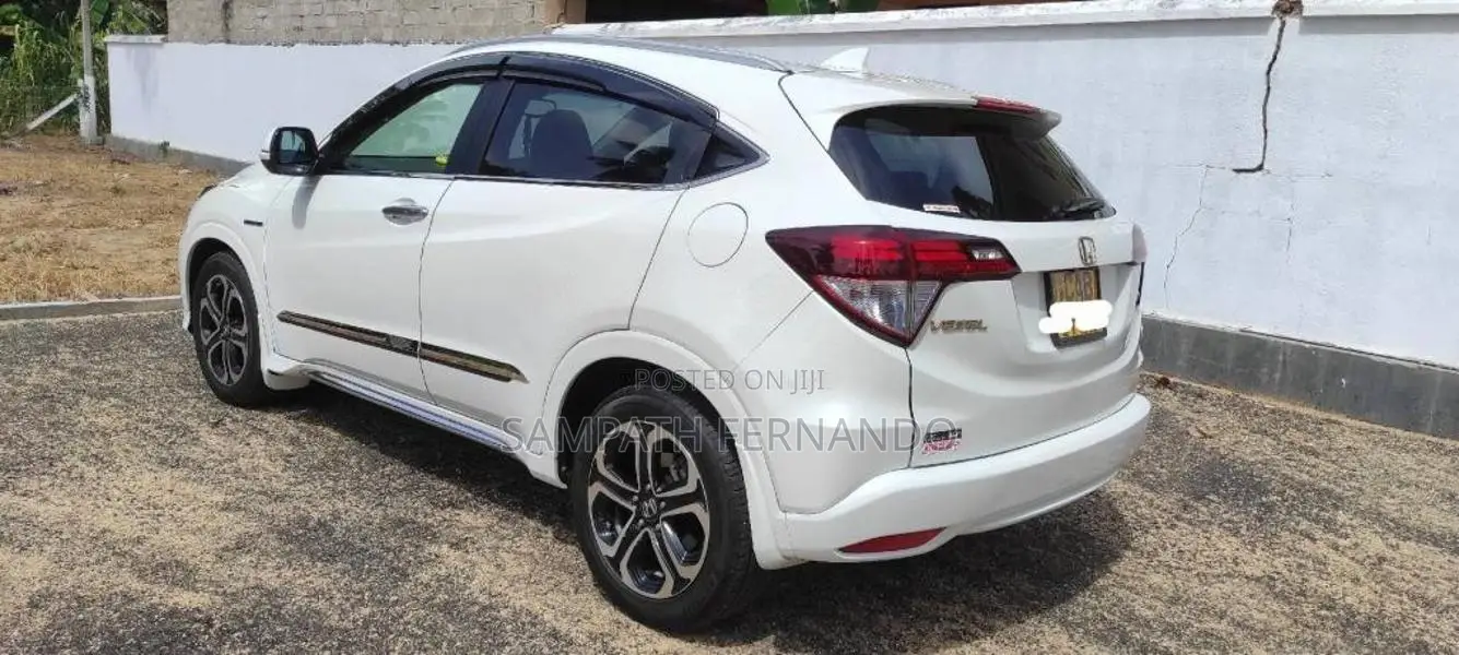 Honda Vezel 2014 Car (Used)