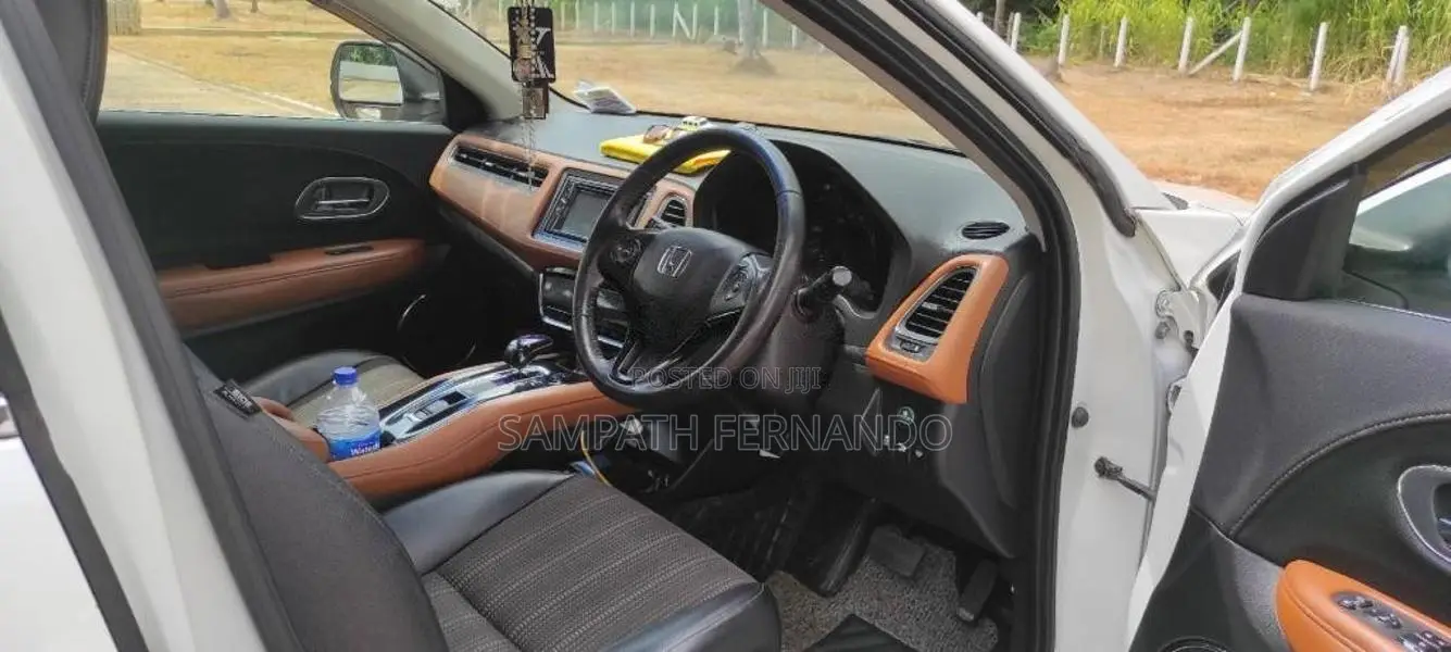 Honda Vezel 2014 Car (Used)