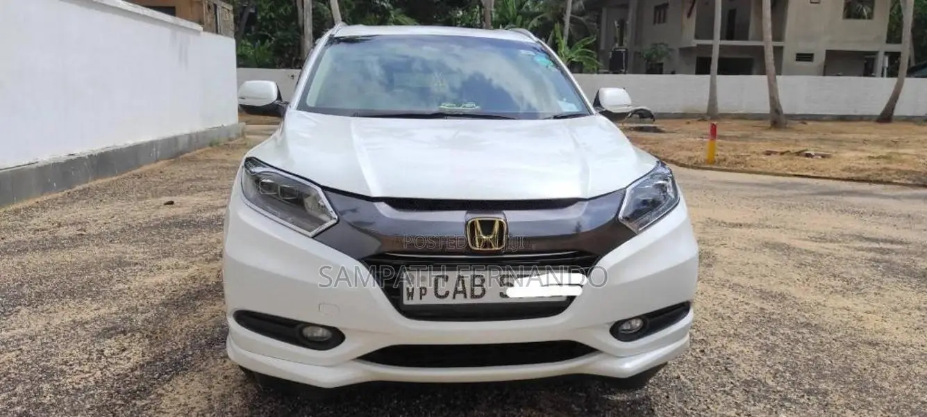 Honda Vezel 2014 Car (Used)