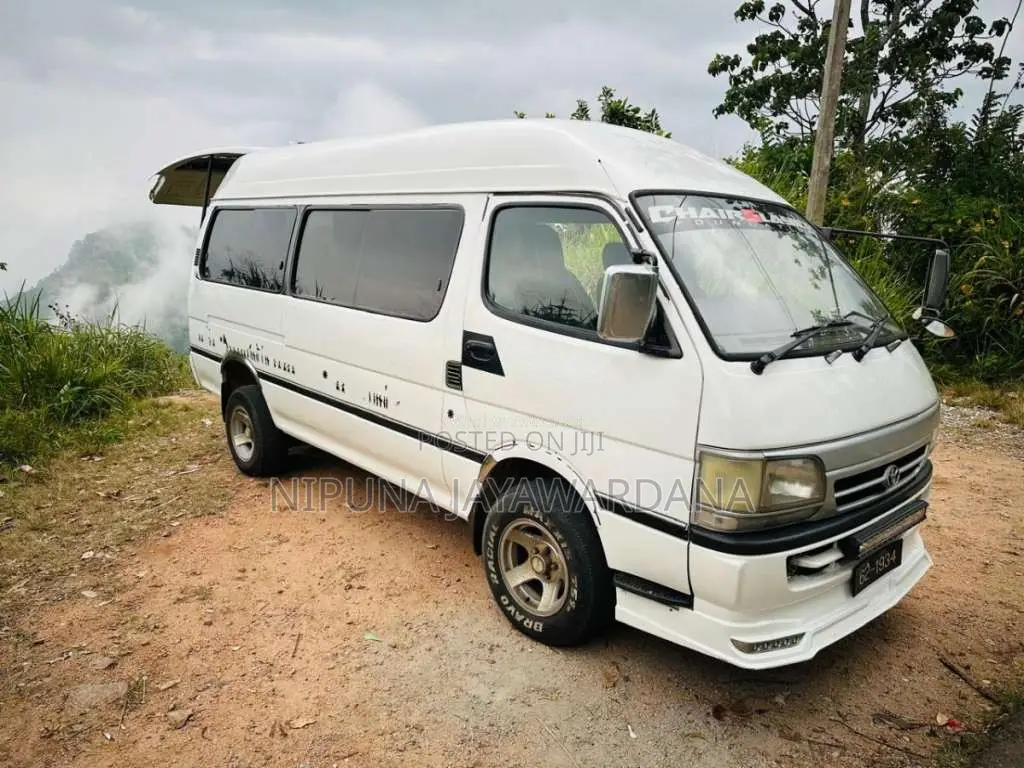 Toyota Dolphin 1991 Van (Used)