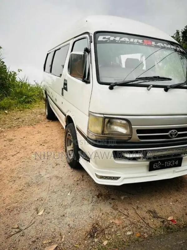 Toyota Dolphin 1991 Van (Used)