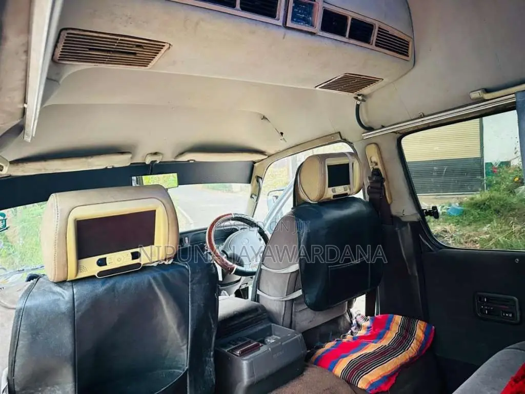 Toyota Dolphin 1991 Van (Used)