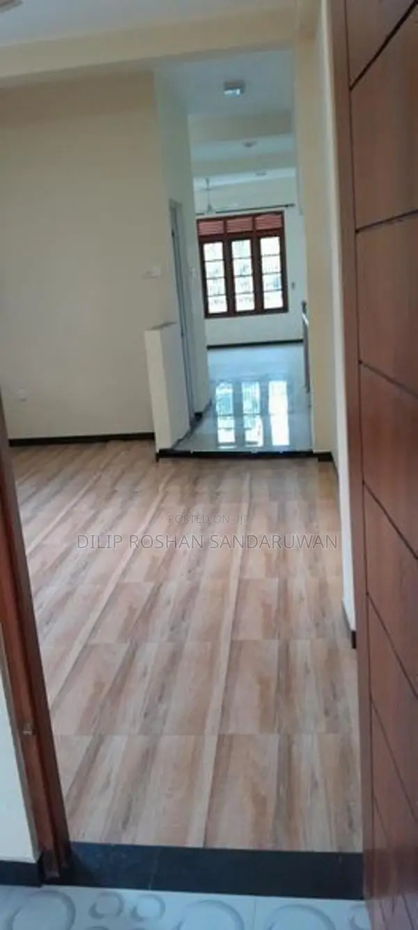 තෙමහල් නිවස විකිණීමට Mirihana