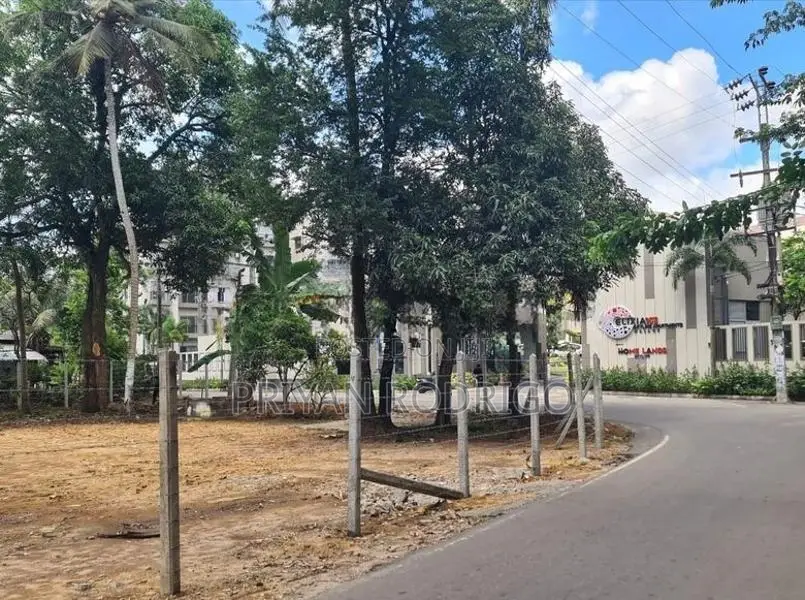 270 Perches of Commercial Land for Sale in Malabe