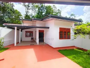 ගඩොල්වලින් සෑදු ළස්සන තනි මහල් නිවසක් විකිනිමට කොටිටාව පොල්ගස්ඕවිට.