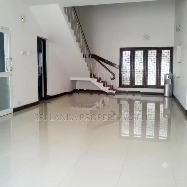 Warehouse Stores 3500 SqFt 2 Storey Hall 6 Rooms Near Havelock City