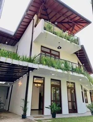 Brand New Luxury 3-Storey House for Sale – Thalawathugoda