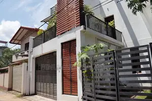 Three- Storey House for Rent Mulleriyawa