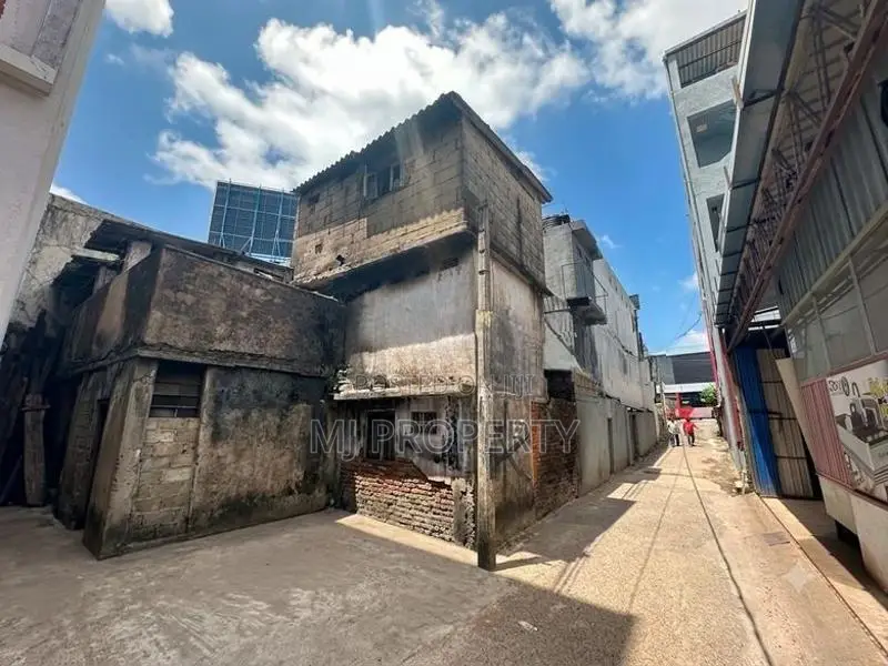 ( YC-1145) Valuable Commercial Land Sale in Nugegoda Delkanda