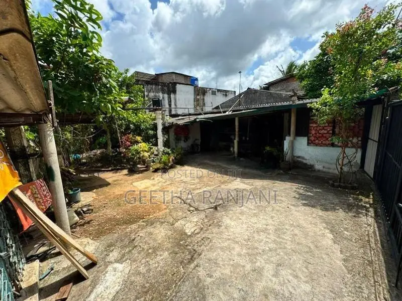 Land for Sale in Athurugiriya