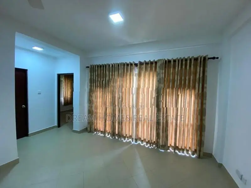 2 Bed Apartment with Pool Gym – Panagoda