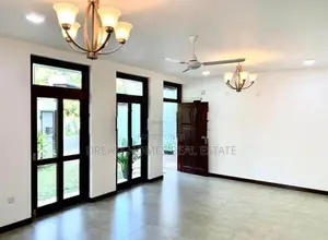 Brand New Luxury 3-Storey House for Sale – Thalawathugoda