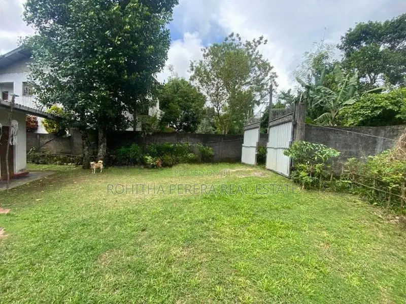 31 P solid Block Of Land At Arrawwala Bkundara Rd Niwanthidiya