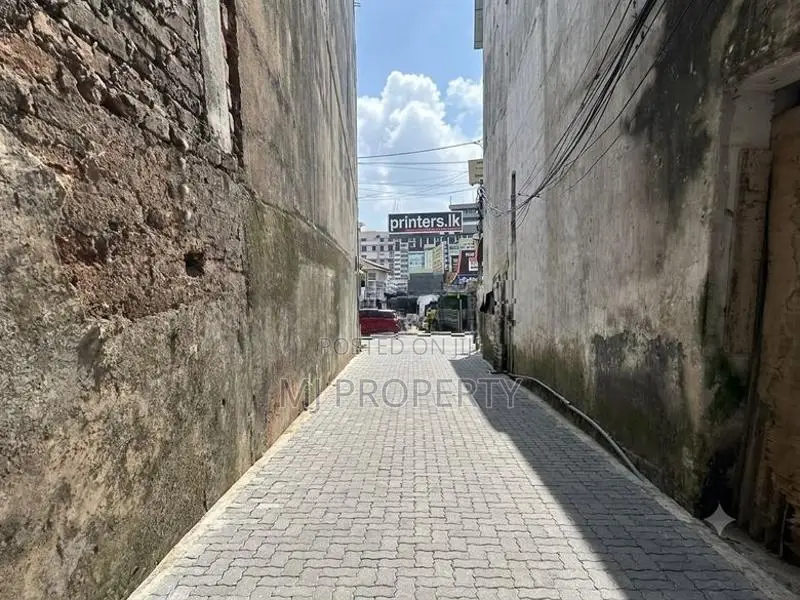 ( YC-1145) Valuable Commercial Land Sale in Nugegoda Delkanda