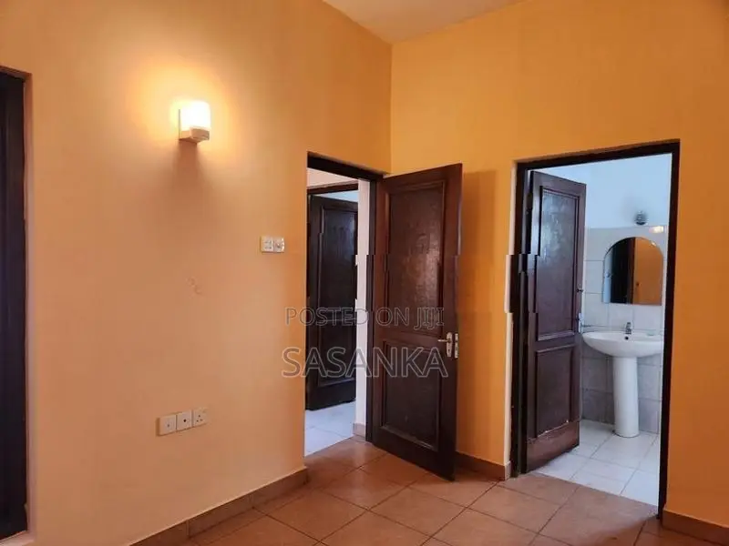 Ratmalana Modern Three Storey Luxury House for Sale