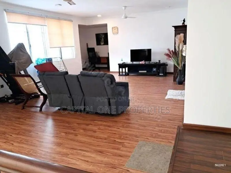 A Stunning Spacious House For Rent Located In Rajagiriya - 4040U