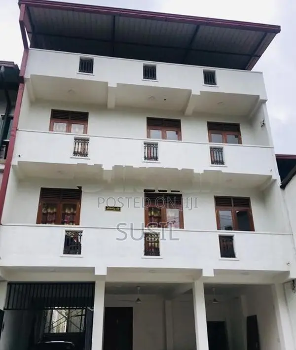 Fully Furnished Upstairs Apartment for Short Term Rent – Maharagama