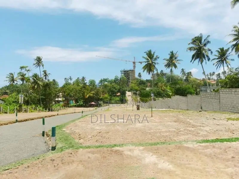 මුහුදු වෙරල ලගින් ඉඩමක් Gandara