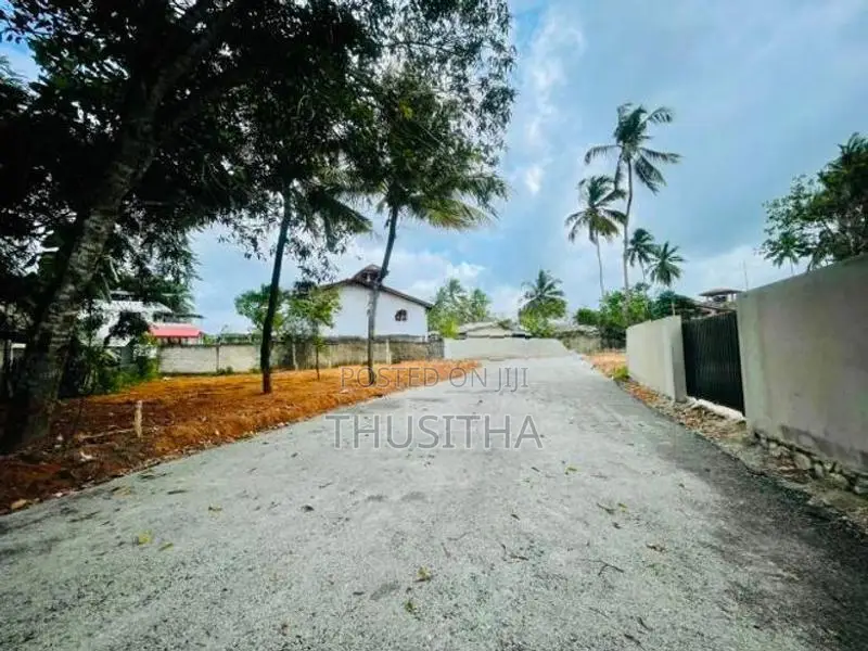 Gampaha Yakkala Valuable Land for Sale
