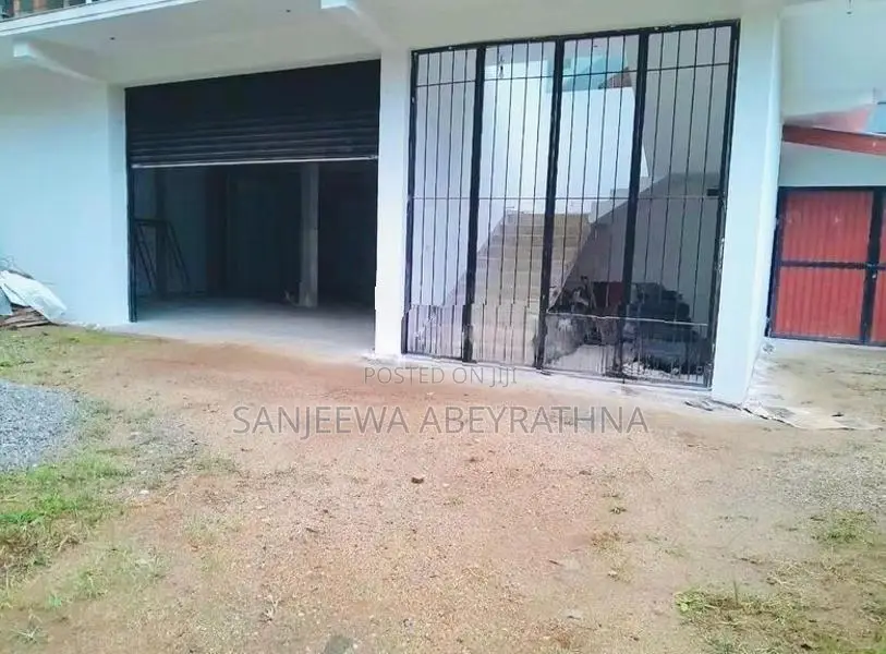 Commercial Building for Rent Pilimathalawa