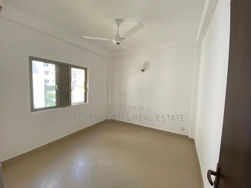 2 Bed Apartment with Pool Gym – Panagoda