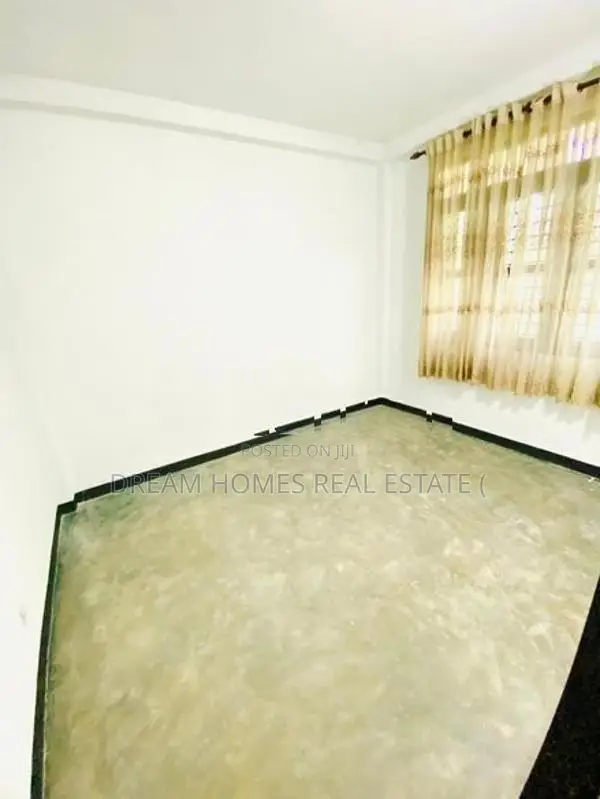 Well-Maintained 3-Bedroom House for Sale in Kaduwela