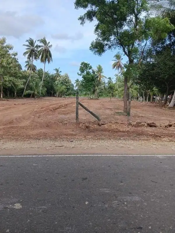 පුජා නගරය ලගින්ම සින්නක්කර අනුරාධපුරයෙන් ඉඩමක්