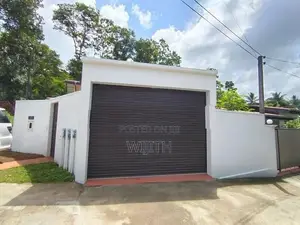 ගඩොල්වලින් සෑදු ළස්සන තනි මහල් නිවසක් විකිනිමට කොටිටාව පොල්ගස්ඕවිට.