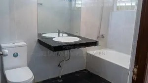 Warehouse Stores 3500 SqFt 2 Storey Hall 6 Rooms Near Havelock City