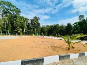 Kalagedihena Sapugasthenna බස් පාරට නුදුරින් ඉඩමක්