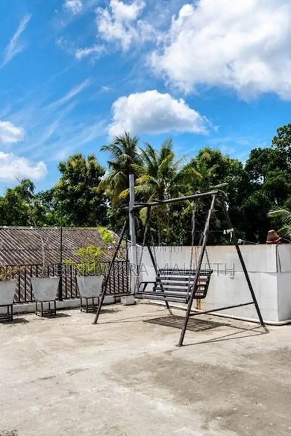 Three- Storey House for Rent Mulleriyawa