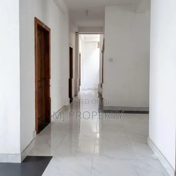 ( Yc-1143) Valuable Commercial Hostel Building Sale in Malabe