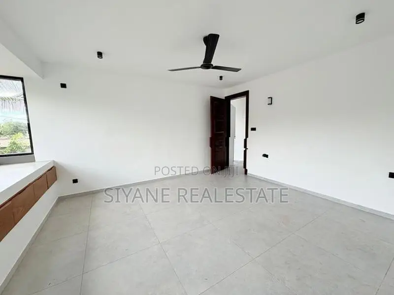 Luxury New House for Sale in Battaramulla - Thalahena