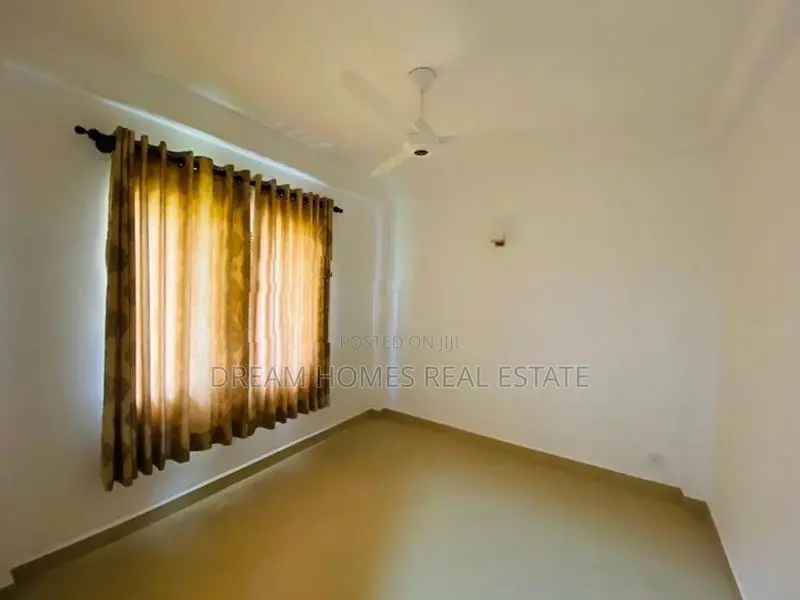 2 Bed Apartment with Pool Gym – Panagoda