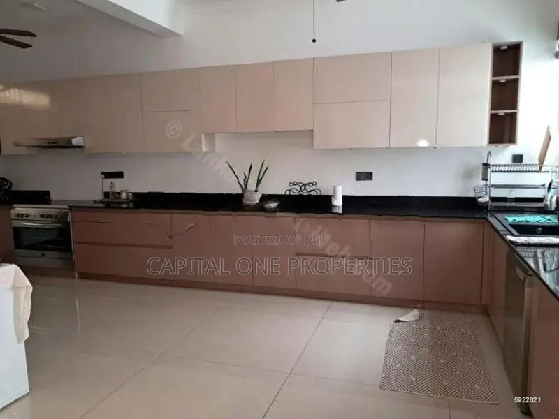 A Stunning Spacious House For Rent Located In Rajagiriya - 4040U