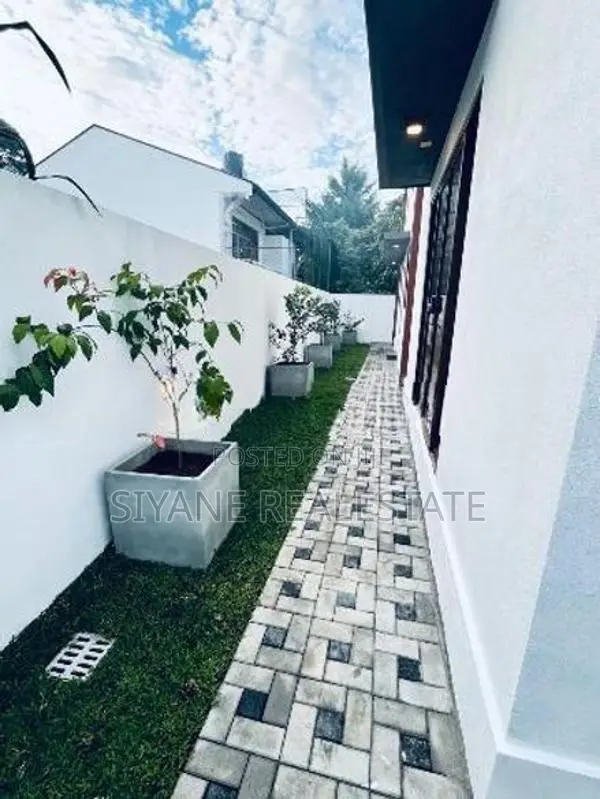 Brand New Modern Luxury House for Sale in Kaduwela