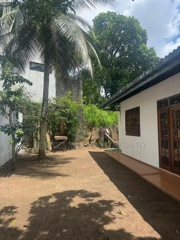 Modern 3-Bedroom House for Sale Near Kottawa–Thalawathugoda Main Road