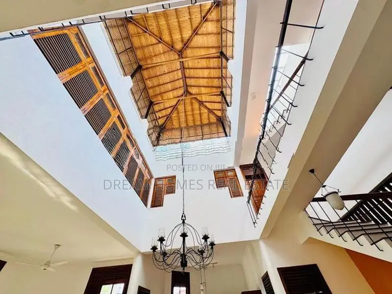 Luxury House in Battaramulla