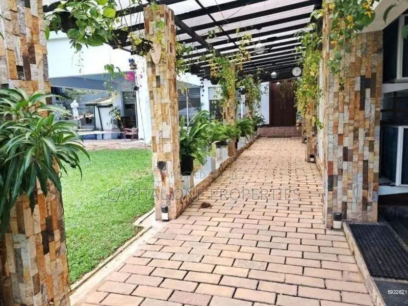 A Stunning Spacious House For Rent Located In Rajagiriya - 4040U