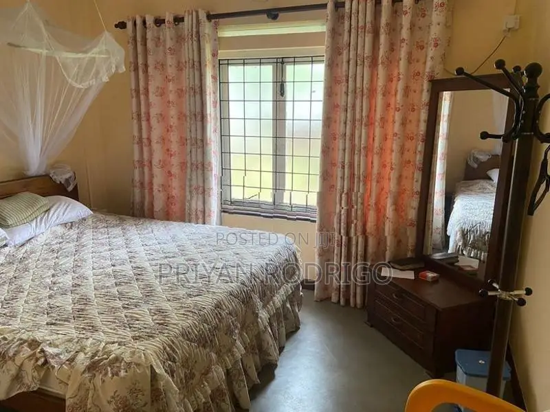 Ratmalana off Attidiya Rd 40Perches Land with a 05 Roomed House for Sa