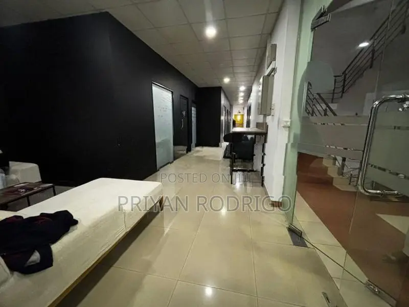 Business Hub with Multiple Private offices on Nawala Road