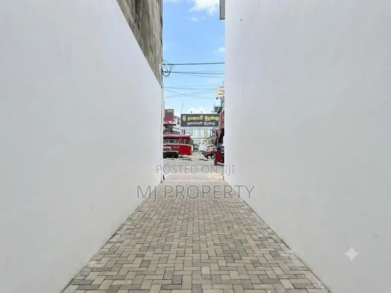 ( YC-1145) Valuable Commercial Land Sale in Nugegoda Delkanda
