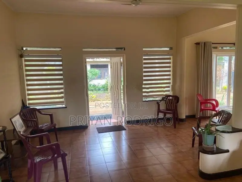 Ratmalana off Attidiya Rd 40Perches Land with a 05 Roomed House for Sa