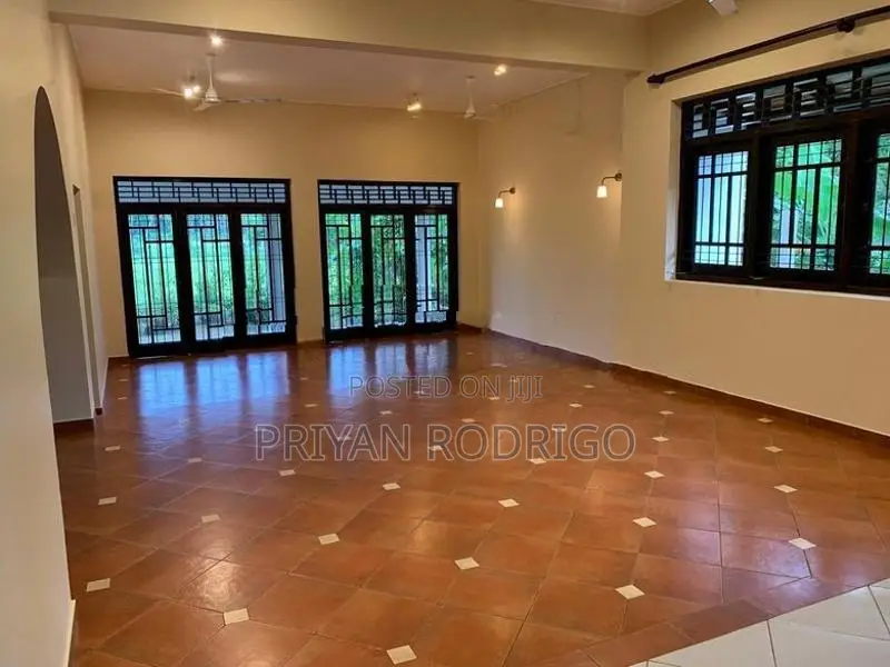Athurugiriya 04 Bed rooms house on 23.5 perches of land for sale