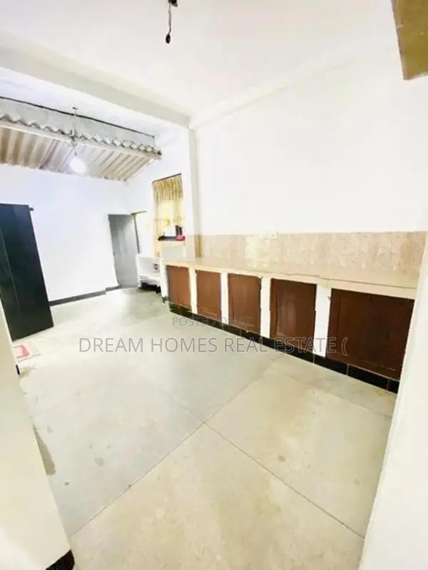 Well-Maintained 3-Bedroom House for Sale in Kaduwela