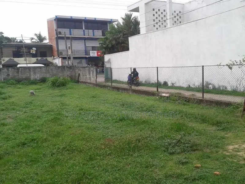Prime Main Road Property for Sale in Wattala – 51 Perches