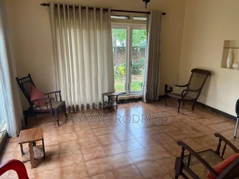 Ratmalana off Attidiya Rd 40Perches Land with a 05 Roomed House for Sa