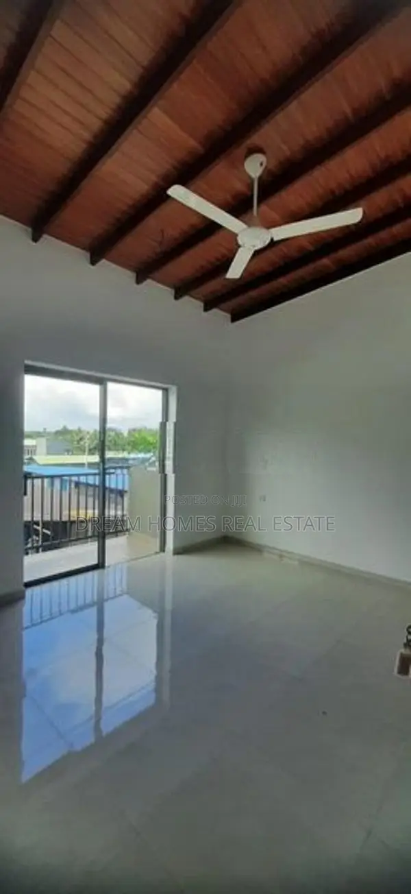 Brand New 3-Bedroom Villa for Sale – Canterbury Golf Villas